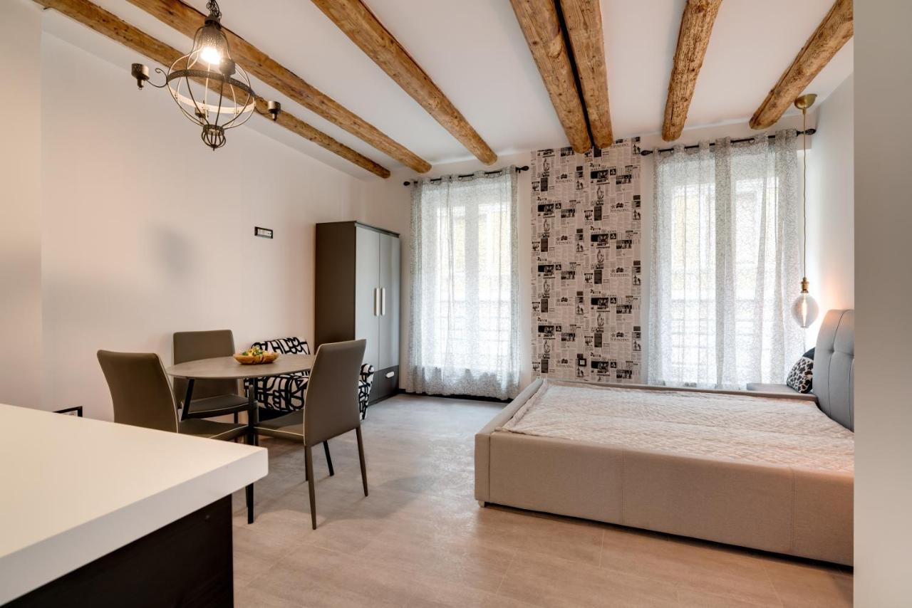 Black & White Apartments Rijeka Exterior foto